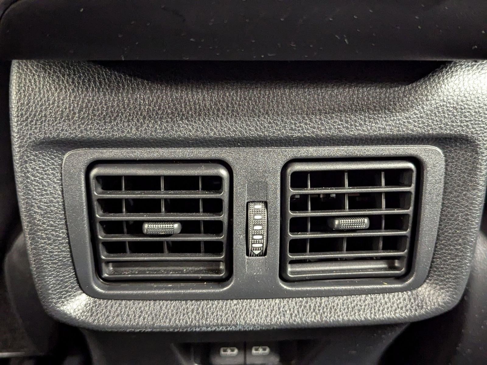 Used 2024 Toyota Venza XLE image 20