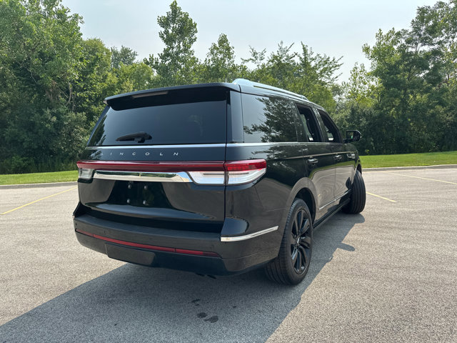 Used 2022 Lincoln Navigator Reserve image 8