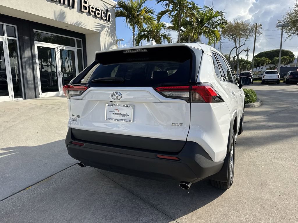 Used 2024 Toyota RAV4 XLE w/ Convenience Package image 25