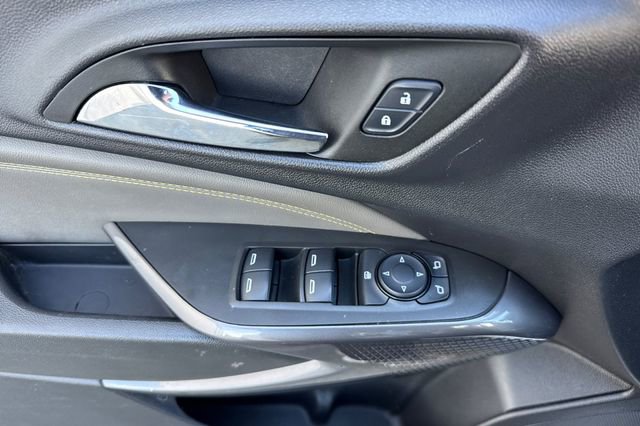 Used 2025 Chevrolet Trax ACTIV w/ Sunroof Package FWD image 11