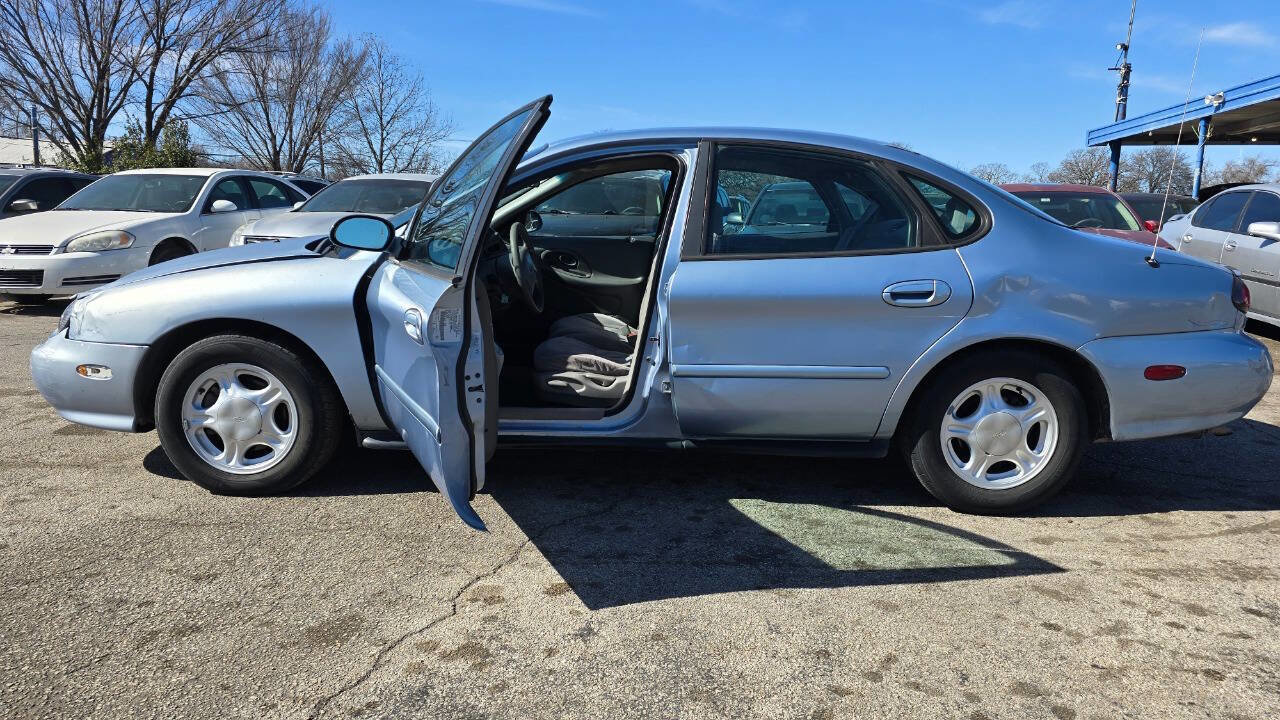 Used 1998 Ford Taurus LX image 3