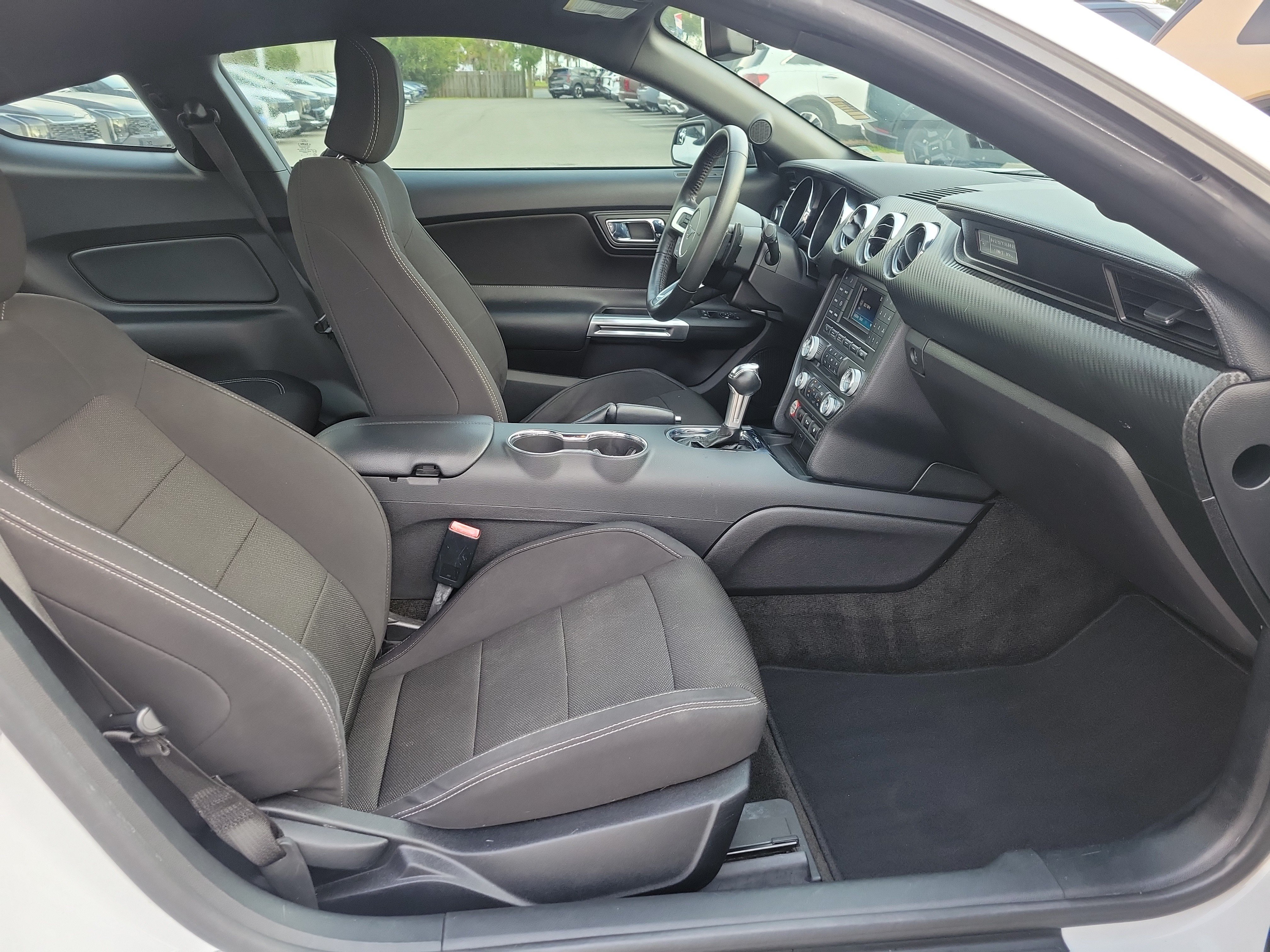 Used 2017 Ford Mustang Coupe RWD image 5