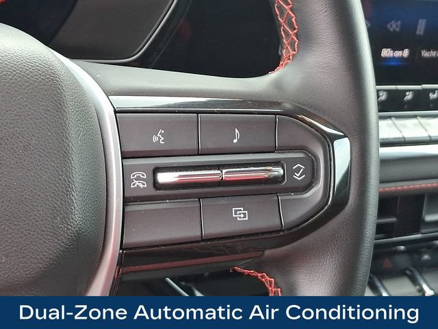 Used 2024 Chevrolet Colorado Z71 w/ Z71 Convenience Package 2 AWD/4WD image 8