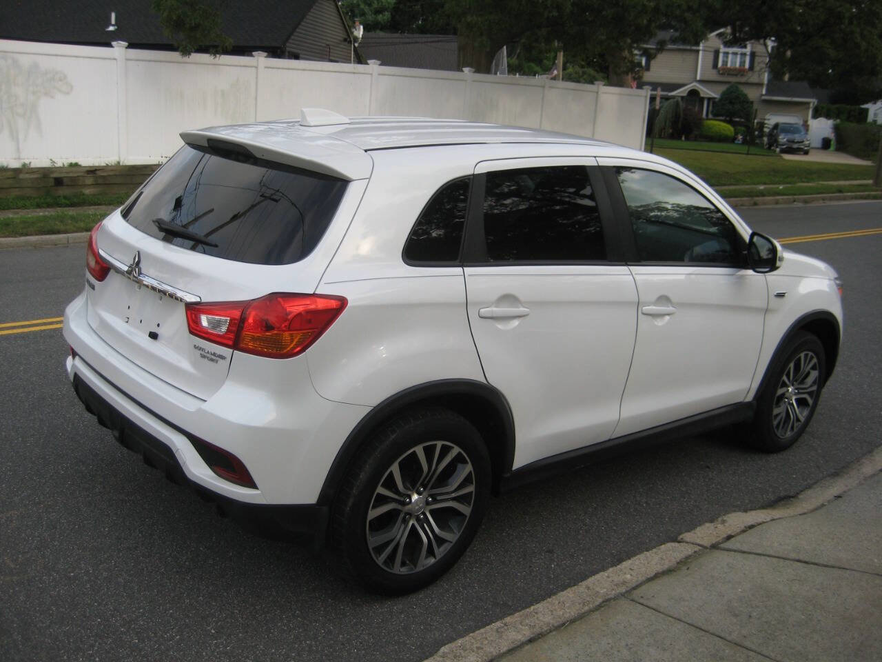 Used 2018 Mitsubishi Outlander Sport LE image 4