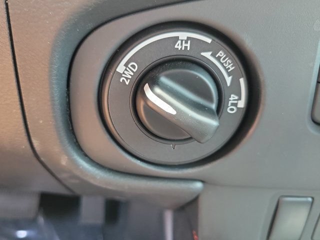 Used 2024 Nissan Frontier PRO-4X w/ Technology Package AWD/4WD image 31