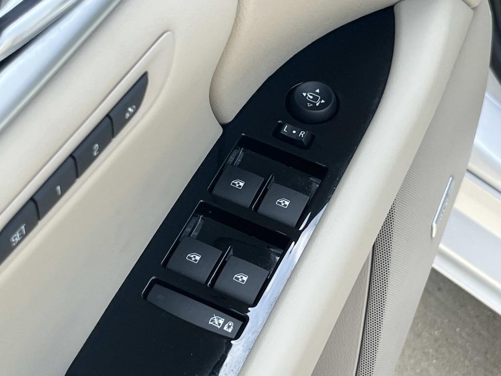 Used 2017 Cadillac XTS Premium Luxury FWD image 23