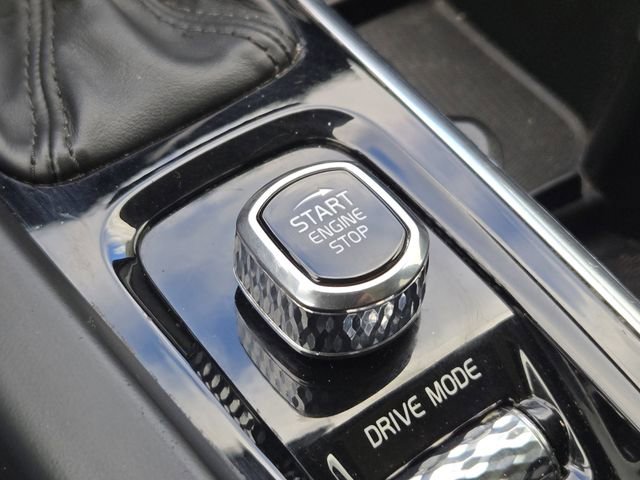 Used 2020 Volvo XC60 T6 Inscription w/ Protection Package Premier image 22