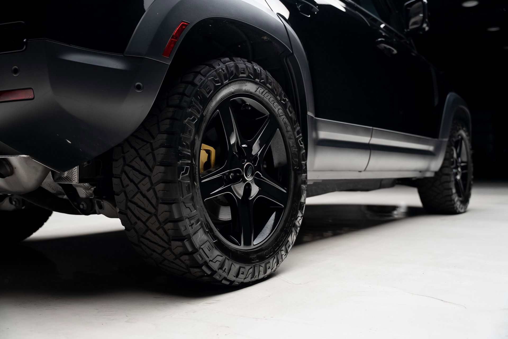 Used 2022 Land Rover Defender 110 SE image 76