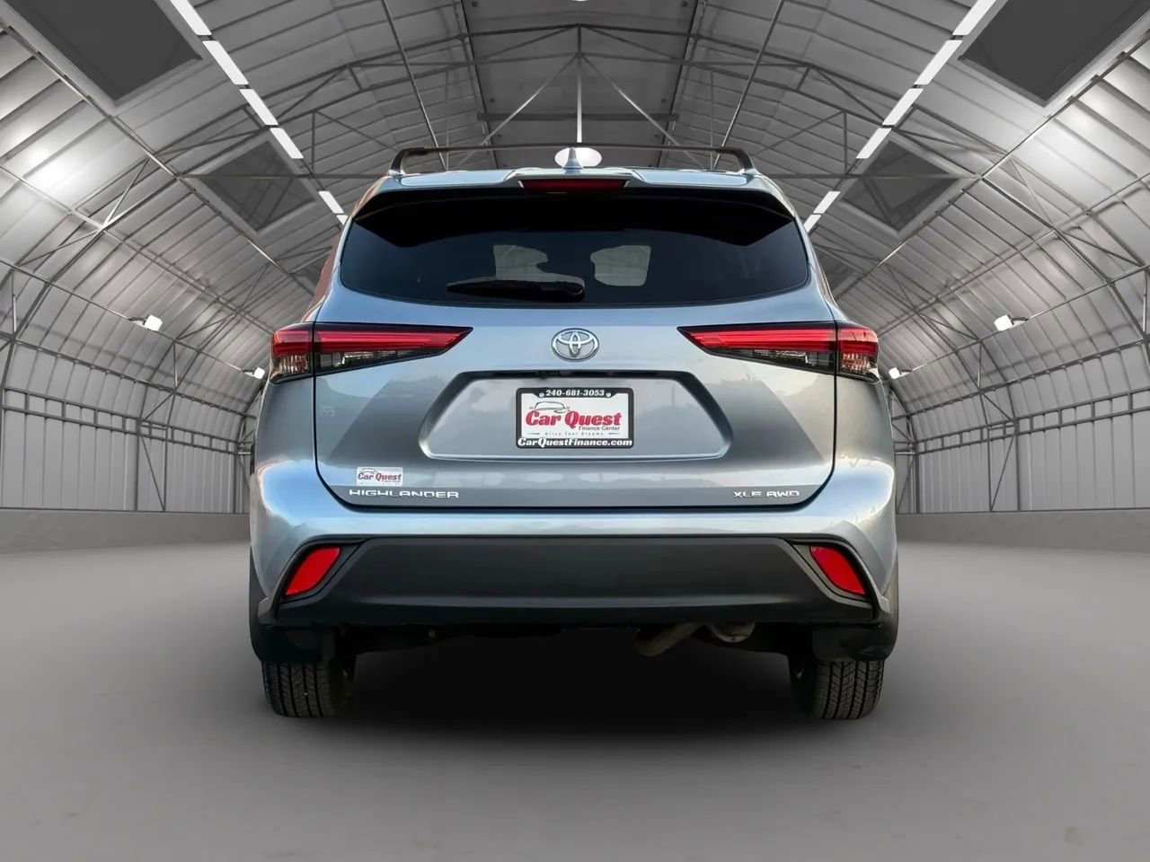 Used 2020 Toyota Highlander XLE image 6