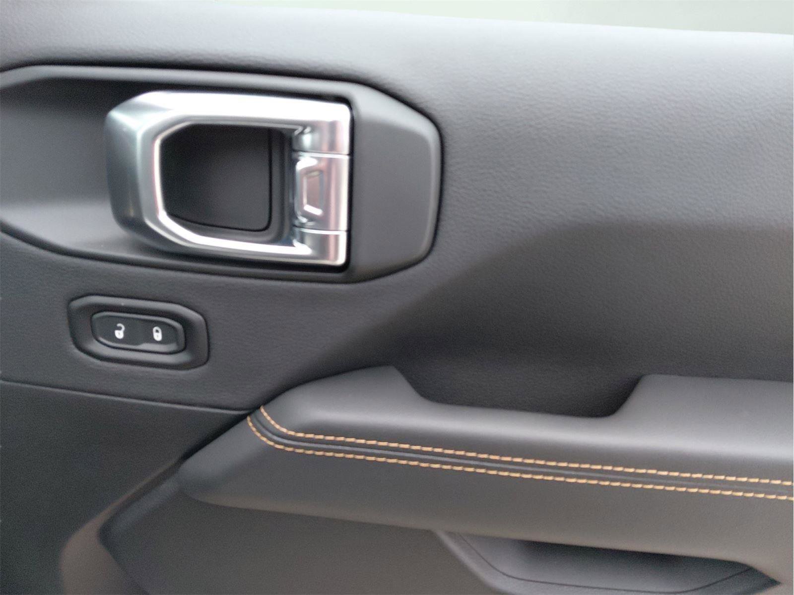 New 2026 Jeep Wrangler Sahara w/ Technology Group image 18