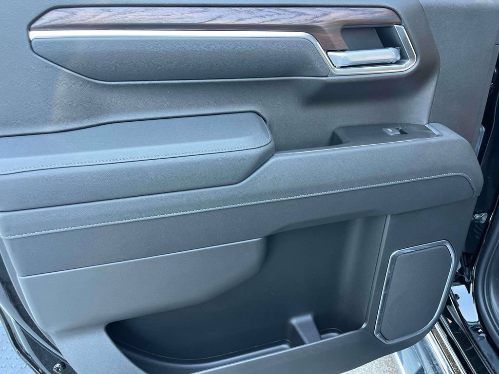 New 2026 GMC Sierra 1500 SLT w/ SLT Premium Package AWD/4WD image 16