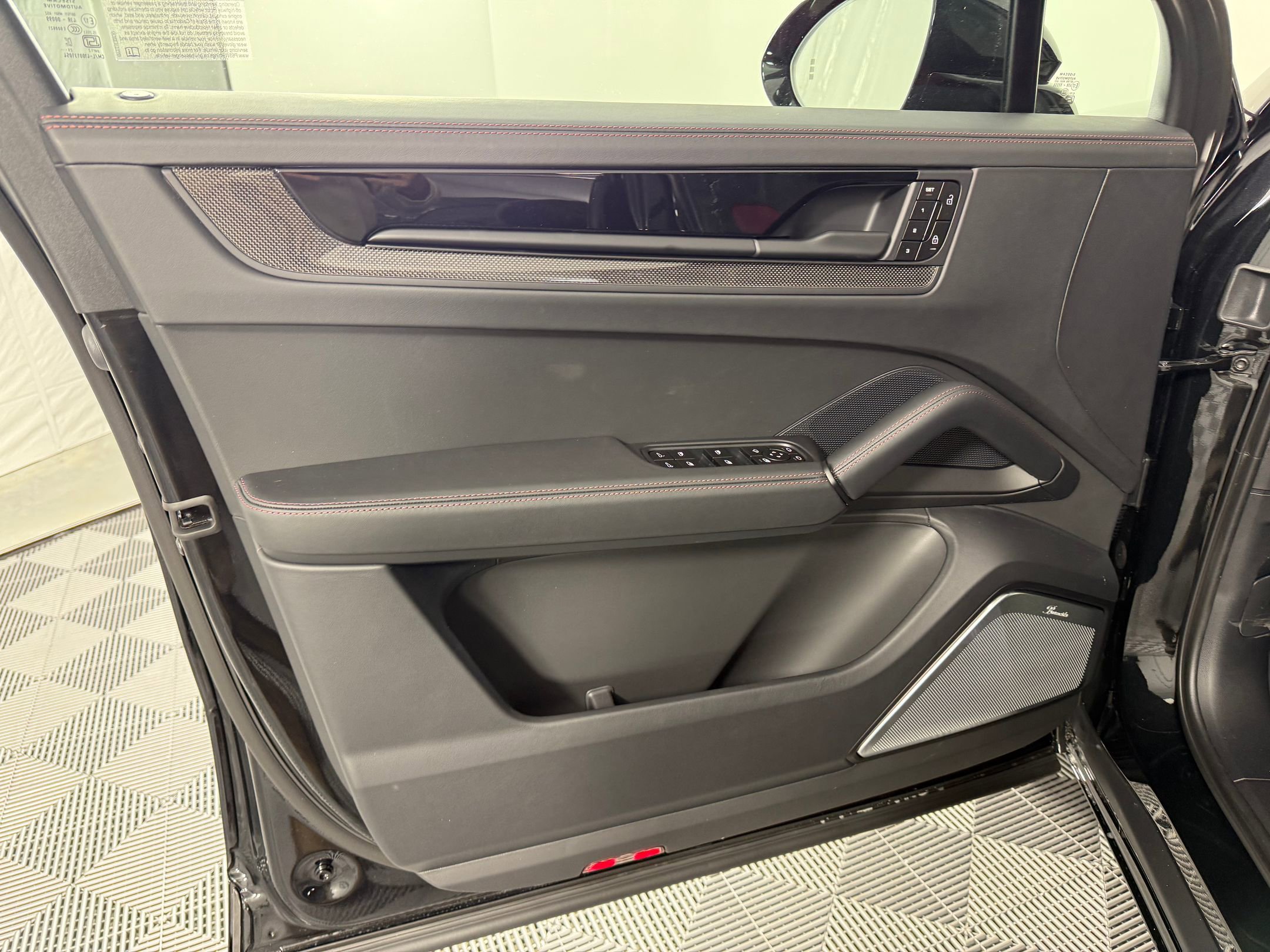 New 2026 Porsche Cayenne GTS image 17