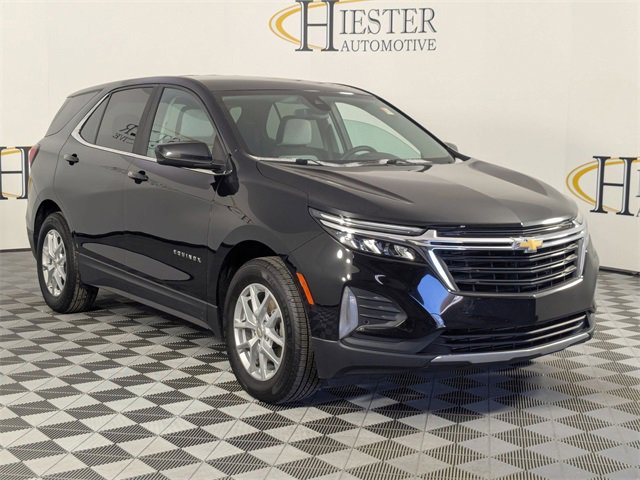 Used 2023 Chevrolet Equinox LT w/ Driver Convenience Package image 2