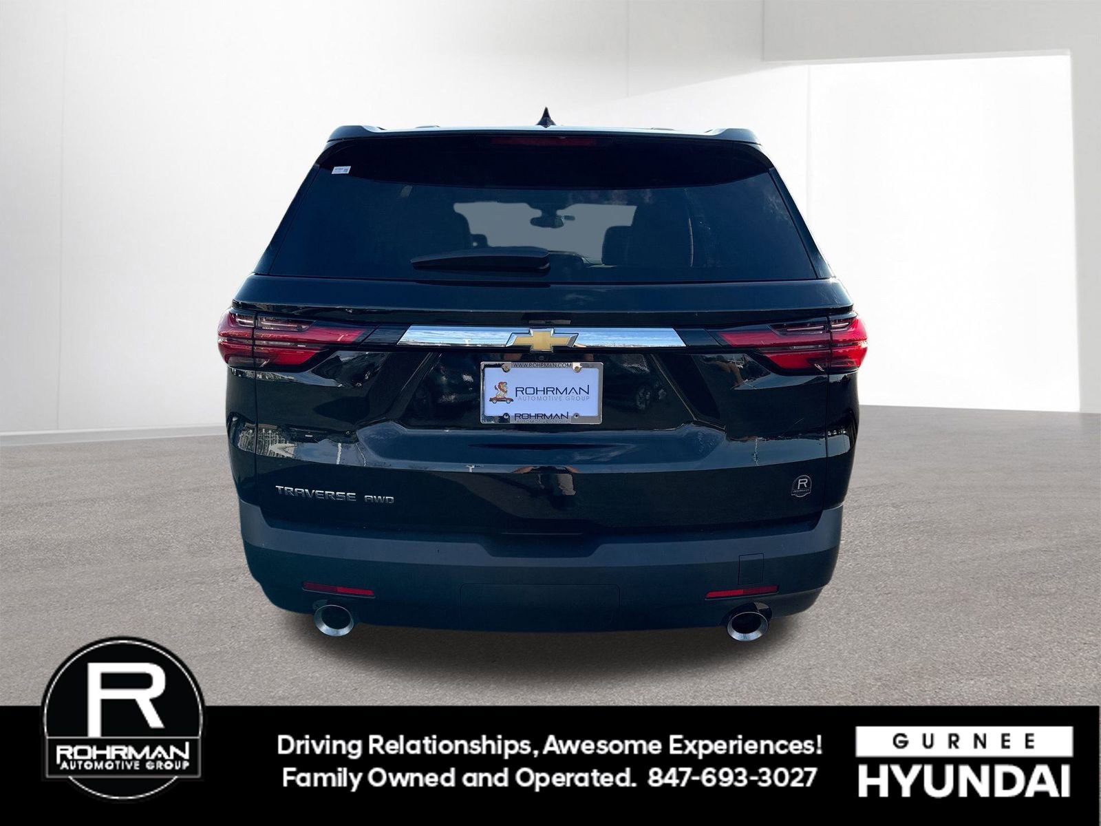 Used 2023 Chevrolet Traverse LS w/ Safety Package image 8