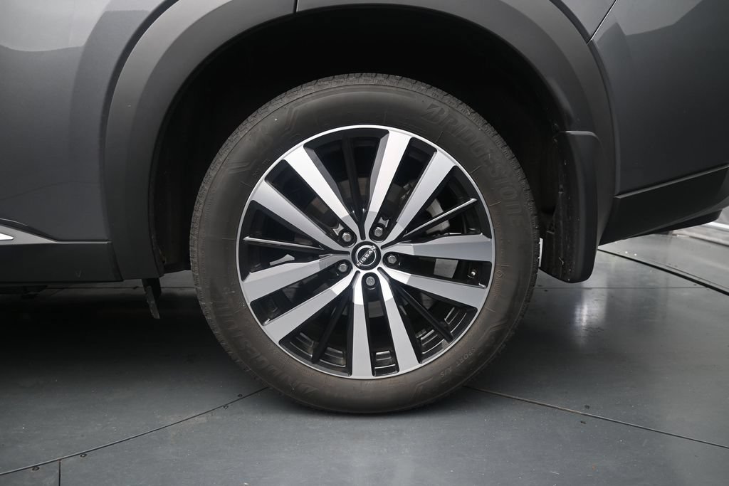 Used 2025 Nissan Pathfinder Platinum AWD/4WD image 15