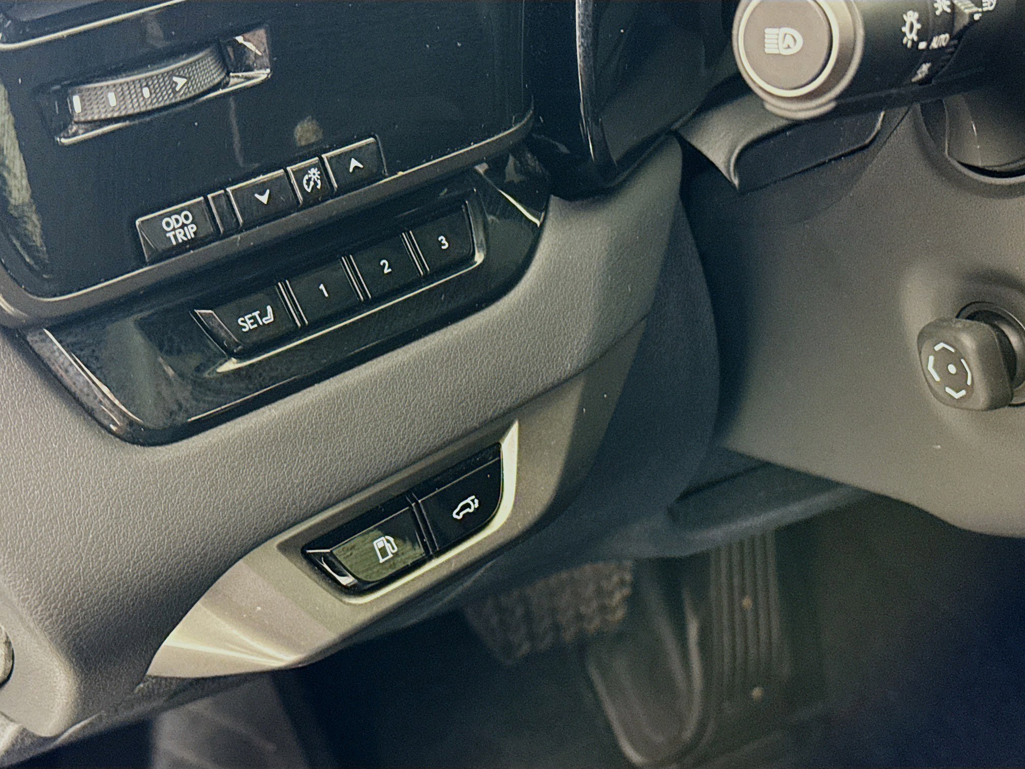 Used 2023 Lexus RX 350 w/ Accessory Package (Z1) image 10