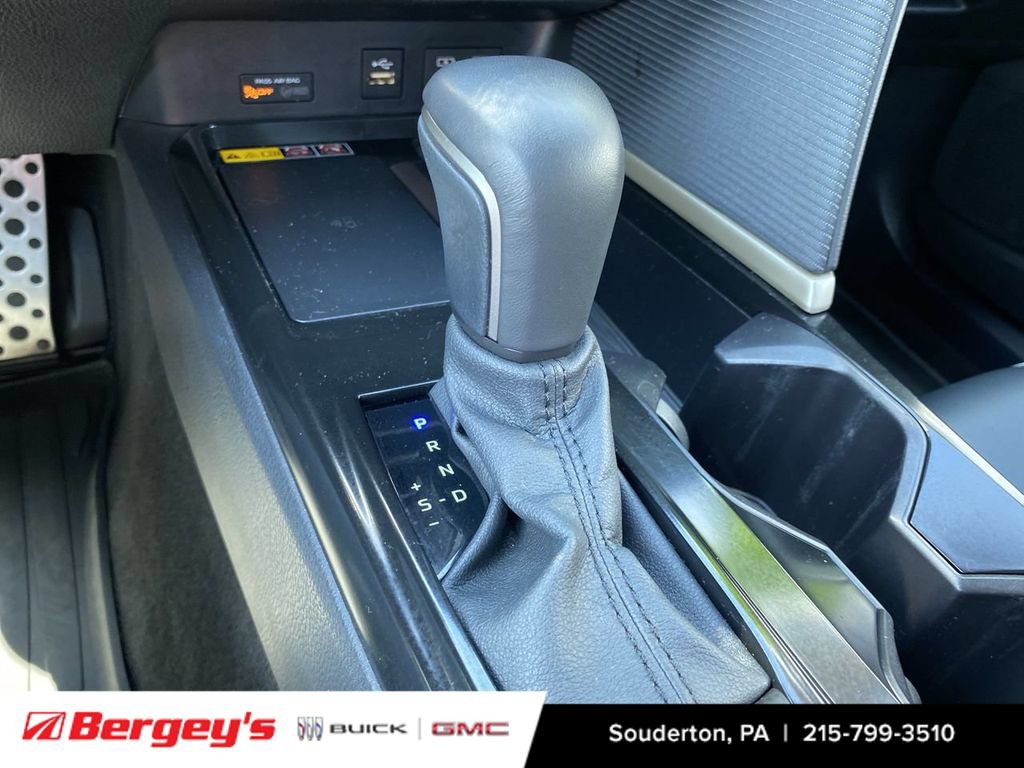 Used 2025 Toyota Camry SE w/ Convenience Package FWD image 19