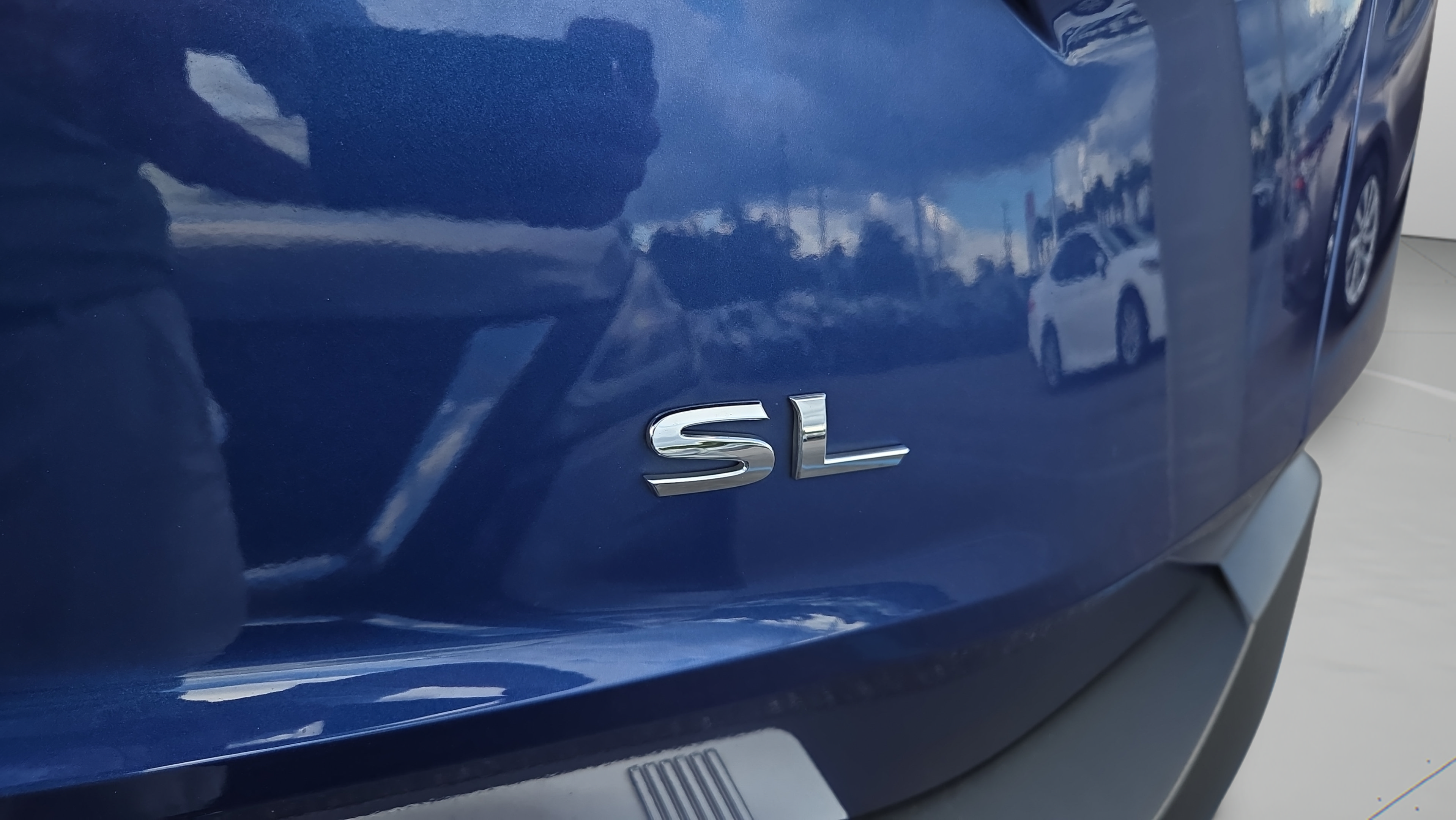 Used 2021 Nissan Rogue SL w/ Premium Package FWD image 4