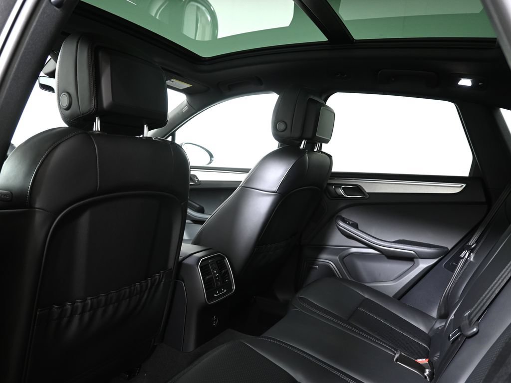New 2026 Porsche Macan AWD/4WD image 37