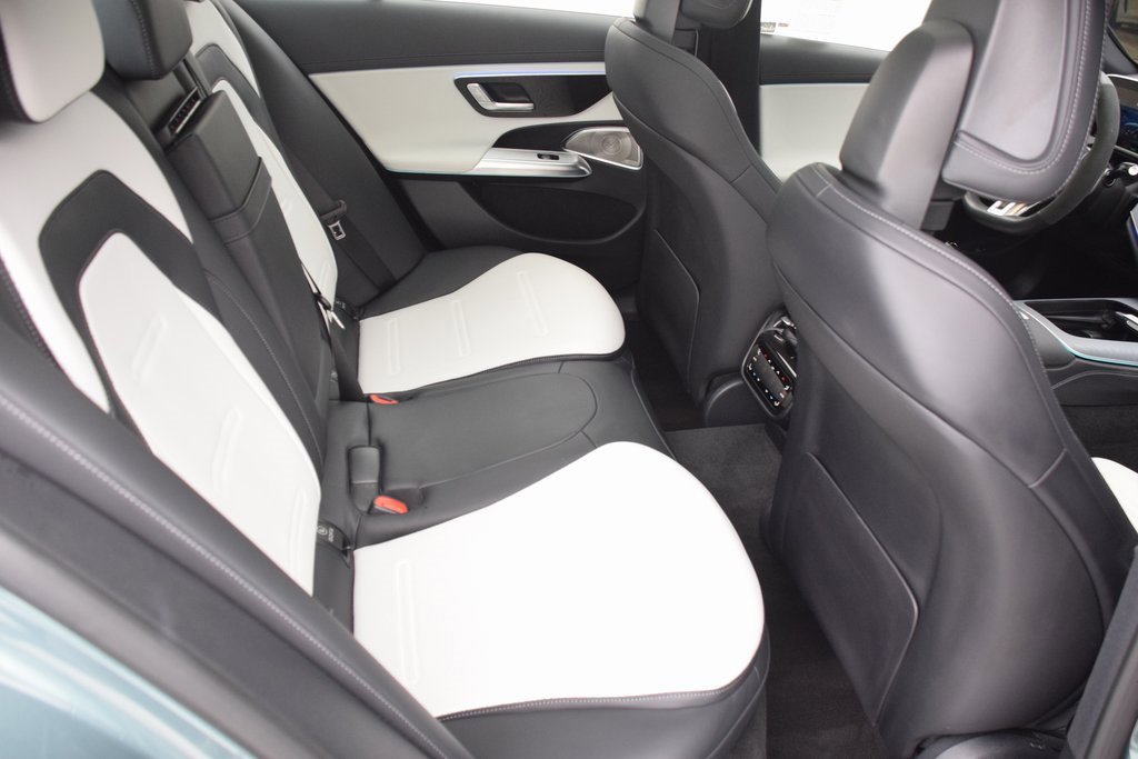 Used 2025 Mercedes-Benz E 53 AMG e 4MATIC Sedan image 17