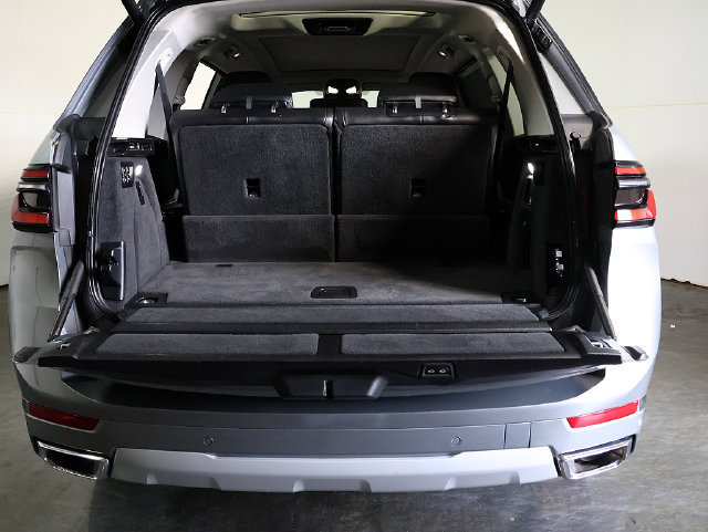 Used 2025 BMW X7 xDrive40i AWD/4WD image 33