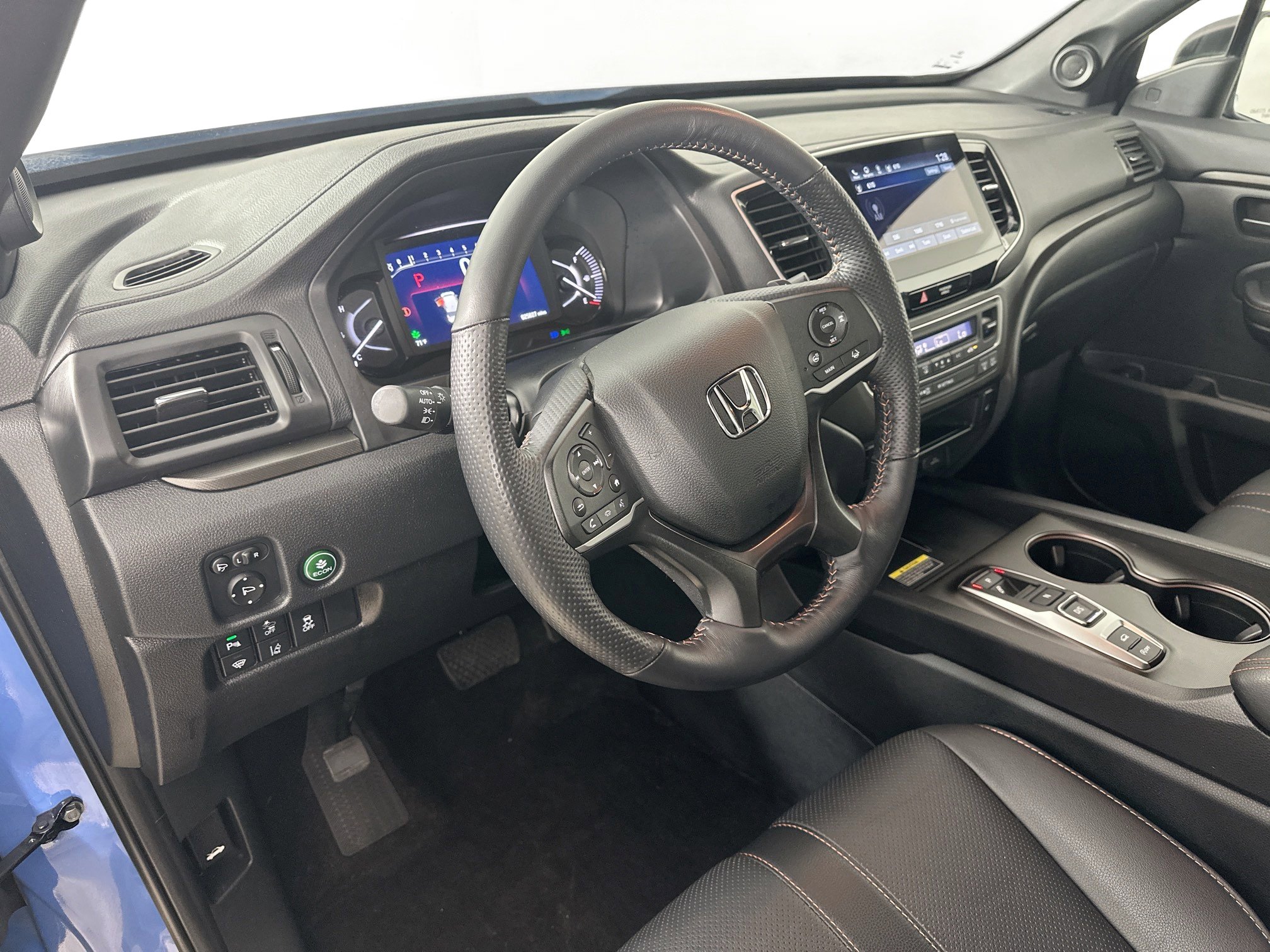 Used 2025 Honda Passport TrailSport image 10