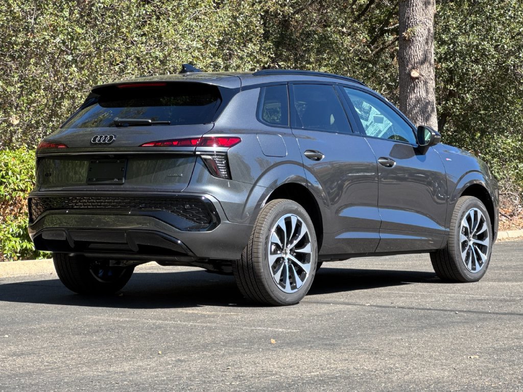 New 2026 Audi Q3 quattro 2.0T AWD/4WD image 5