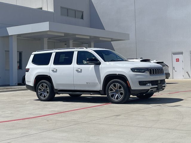 Used 2024 Jeep Wagoneer Series II w/ Flexible Seating Group RWD image 8