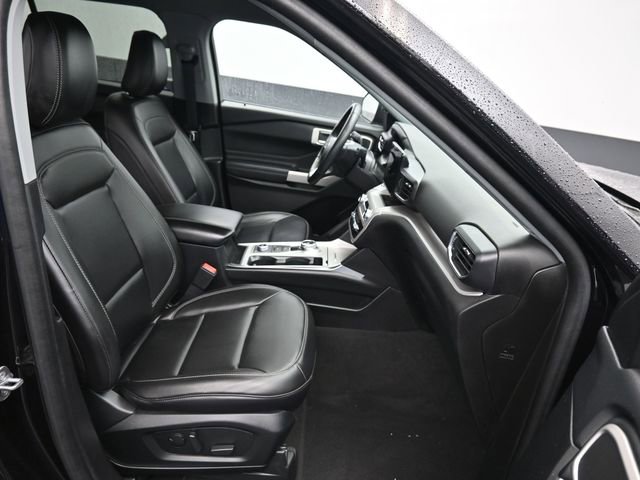 Used 2023 Ford Explorer XLT w/ Equipment Group 202A image 10