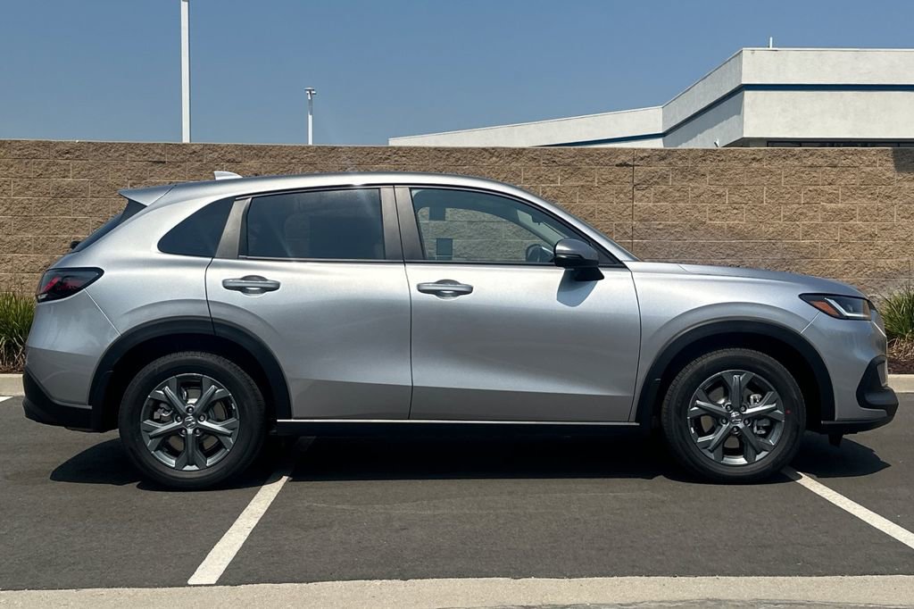 New 2026 Honda HR-V LX image 3