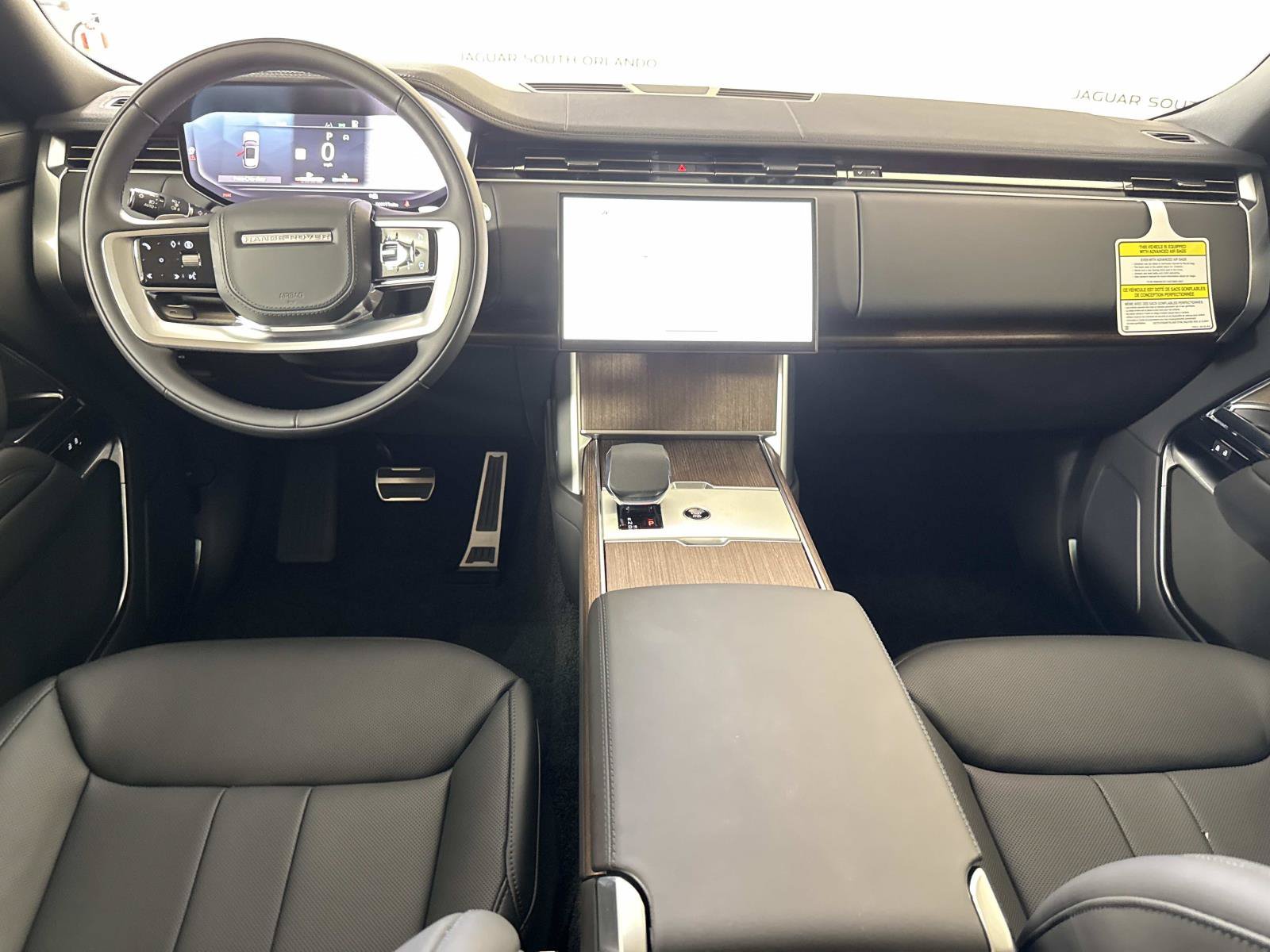 New 2026 Land Rover Range Rover Long Wheelbase SE AWD/4WD image 16