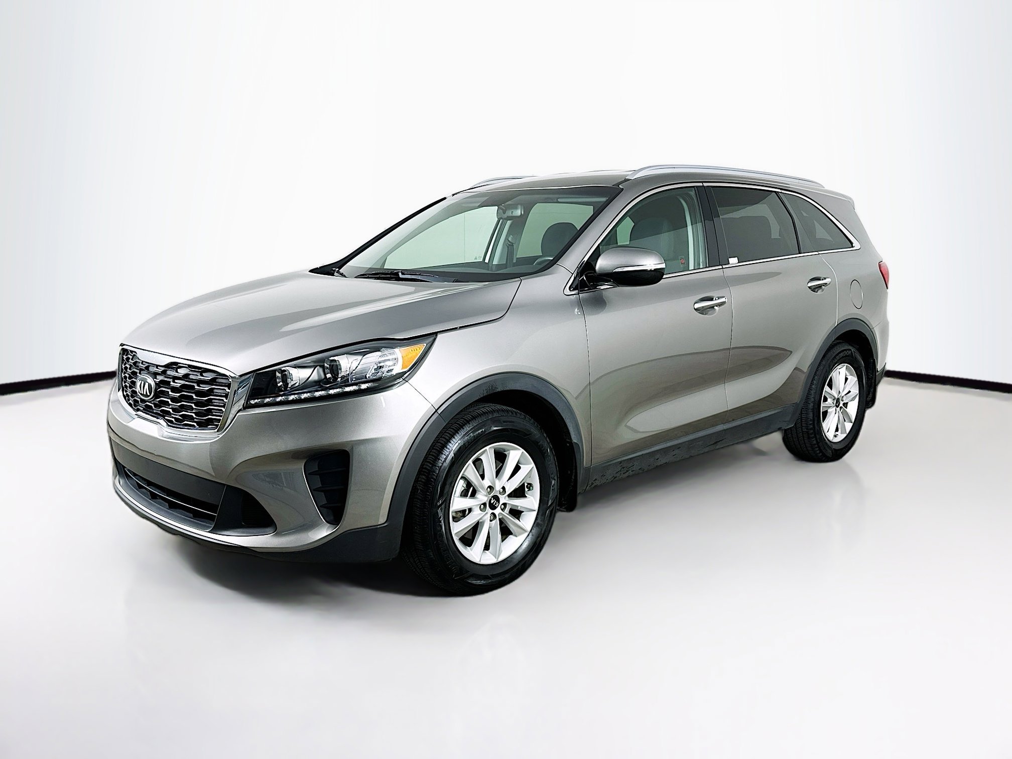 Used 2019 Kia Sorento LX w/ LX V6 Convenience Package image 3