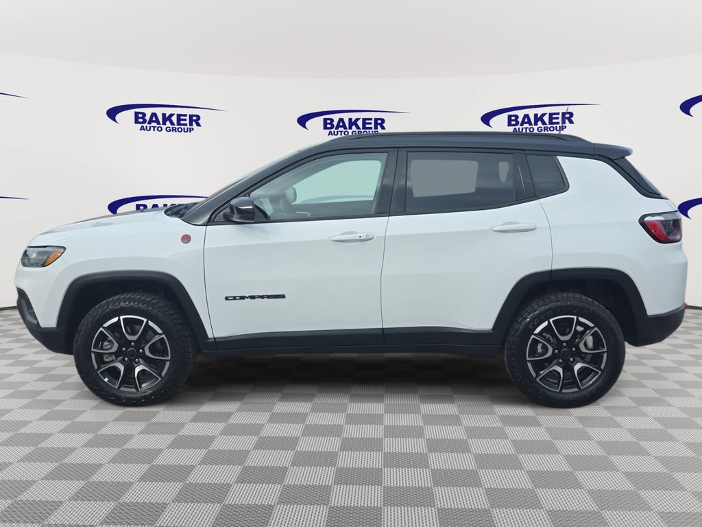 Used 2025 Jeep Compass Trailhawk AWD/4WD image 6