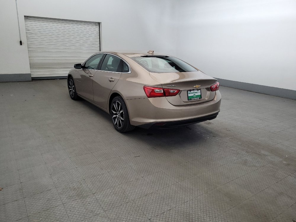 Used 2018 Chevrolet Malibu LT w/ Leather Package FWD image 5