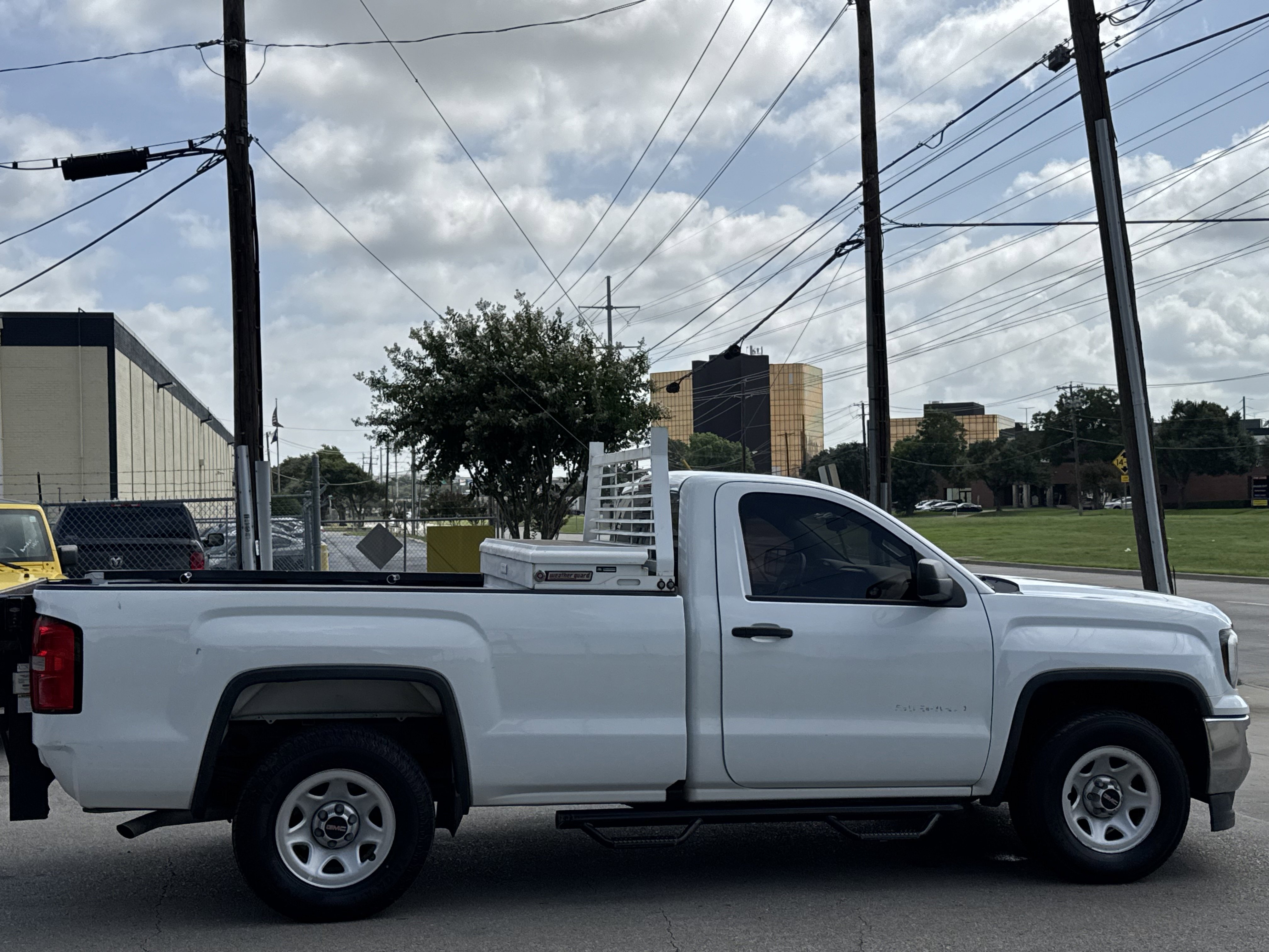 Used 2018 GMC Sierra 1500 2WD Regular Cab image 6