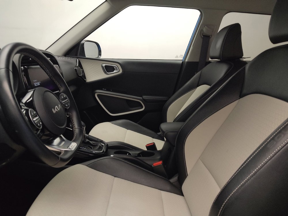 Used 2023 Kia Soul GT-Line image 17