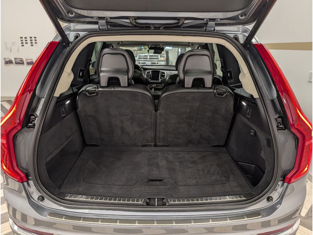 Used 2017 Volvo XC90 T6 Inscription w/ Vision Package image 27