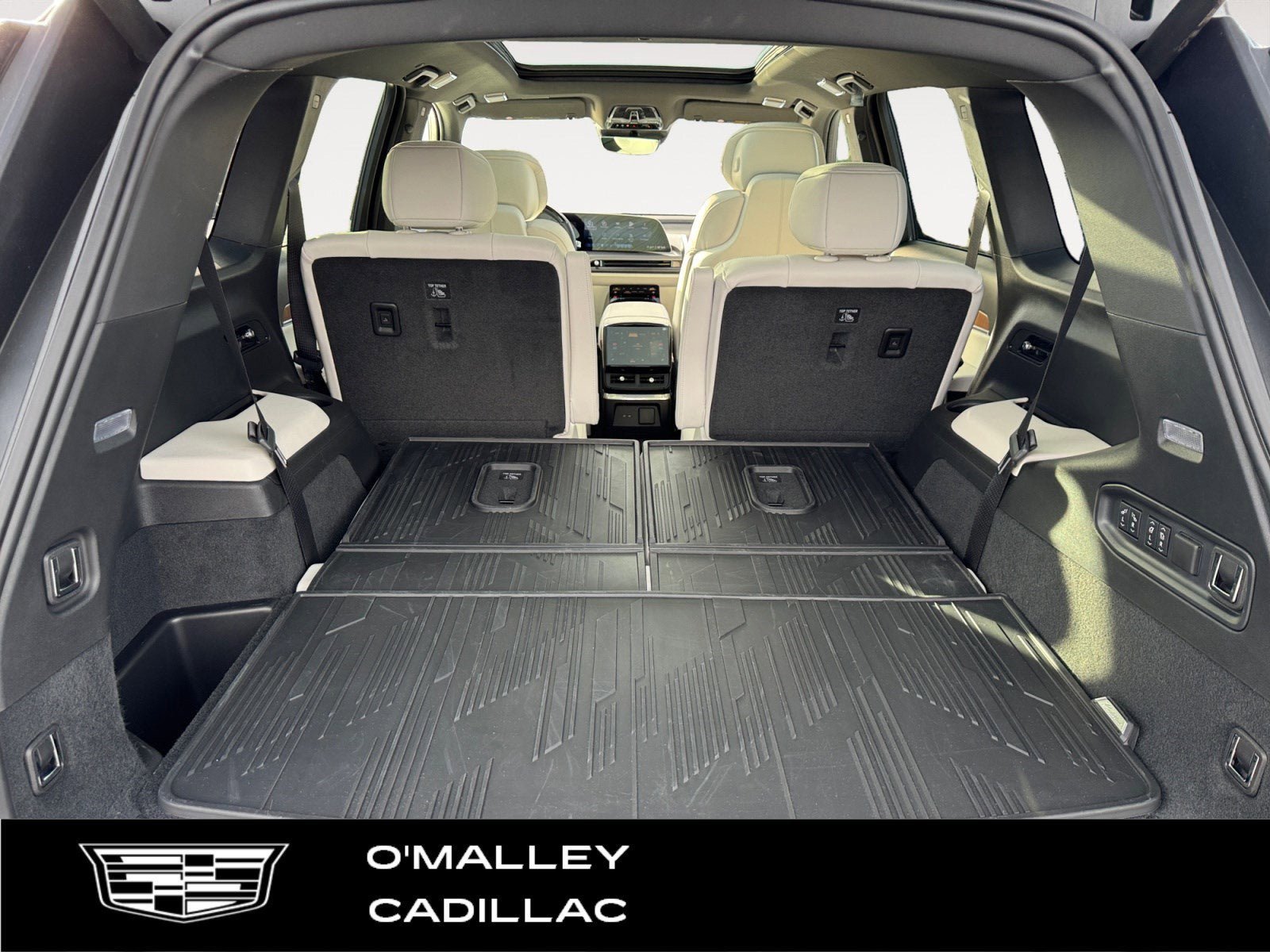 New 2026 Cadillac Vistiq Sport w/ LPO, Floor Liner Package image 12
