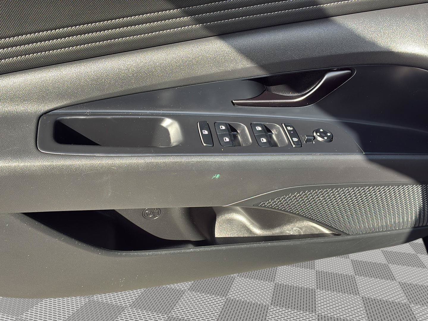 Certified 2025 Hyundai Elantra Sport FWD image 26
