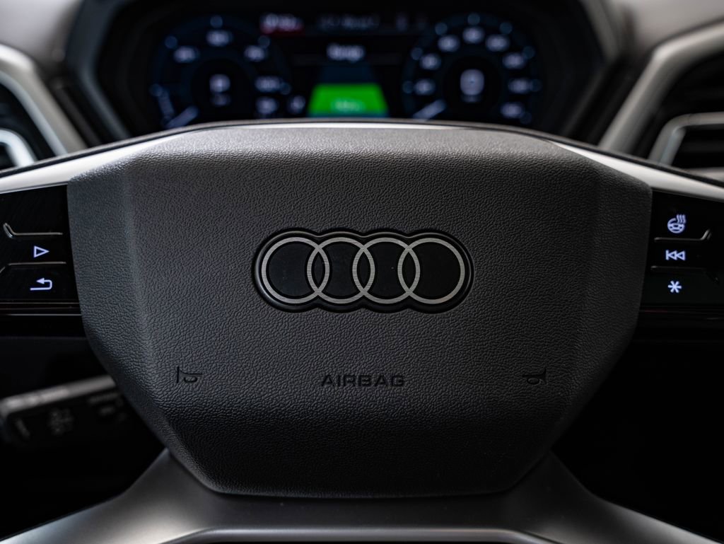 Used 2024 Audi Q4 e-tron Prestige image 32