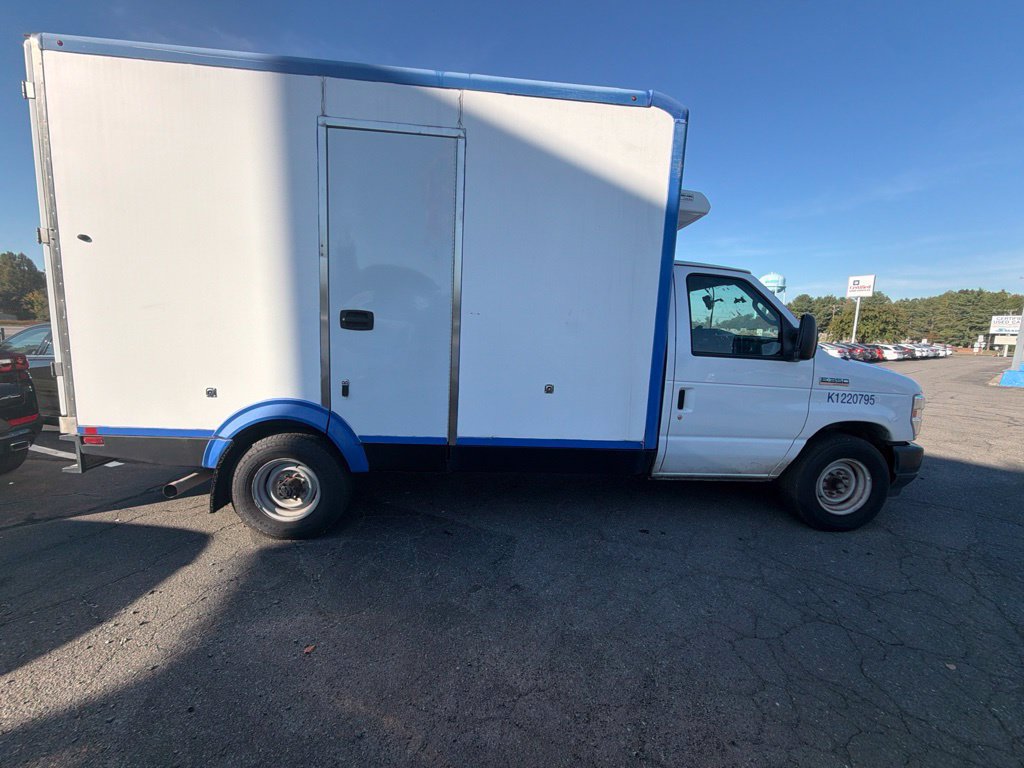Used 2023 Ford E-350 and Econoline 350 Super Duty w/ Power Windows & Locks Group RWD image 3