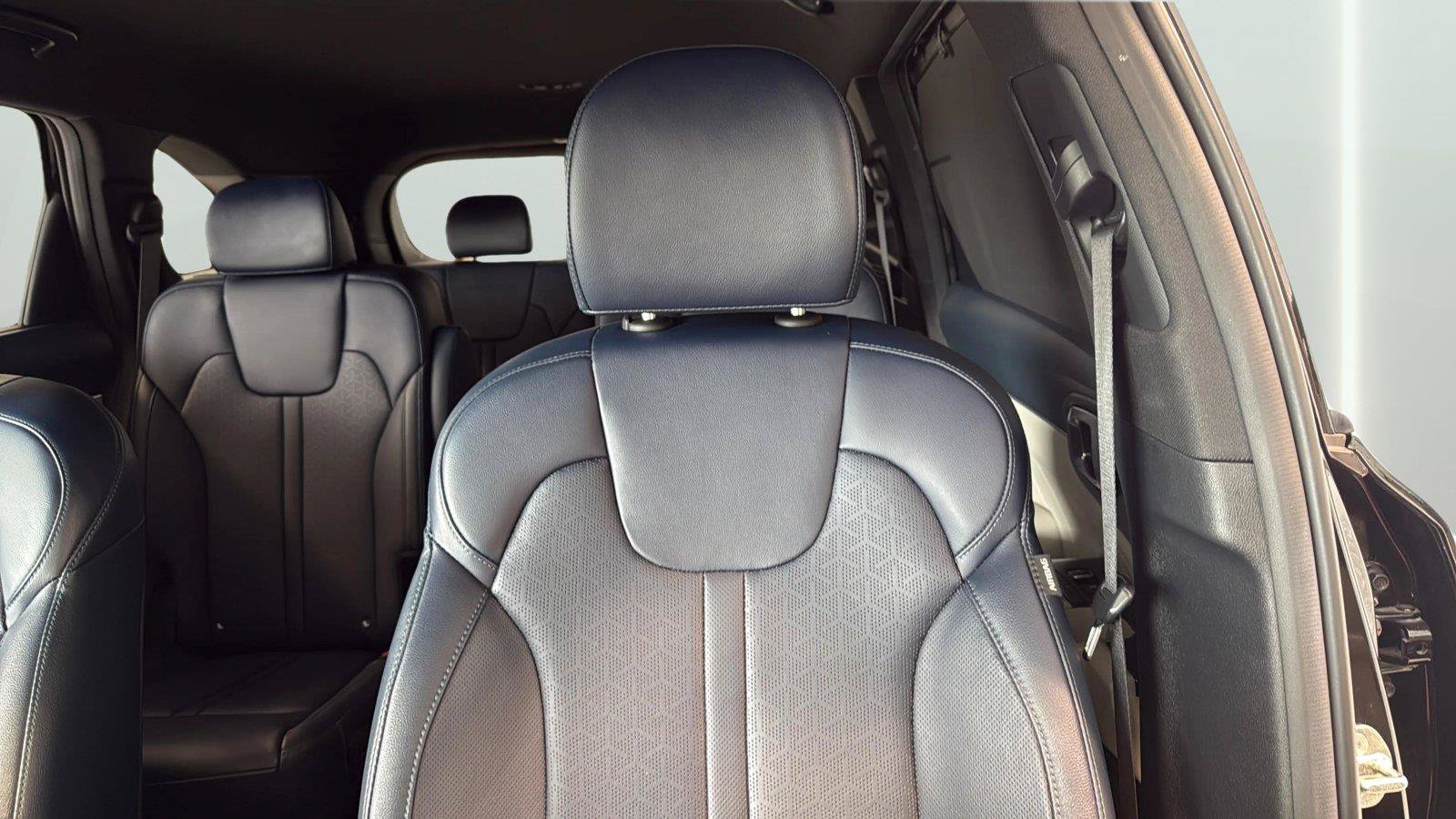 Used 2023 Kia Sorento SX Prestige AWD/4WD image 19