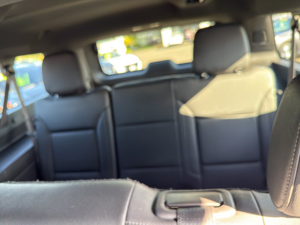 Used 2021 Chevrolet Suburban Z71 w/ Luxury Package AWD/4WD image 21