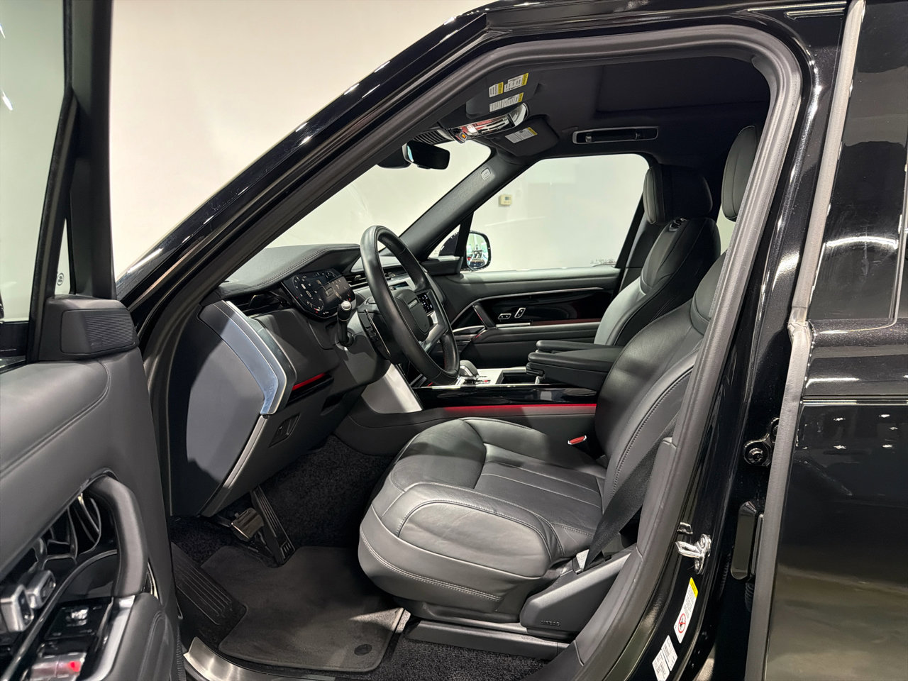 Used 2024 Land Rover Range Rover SE image 15