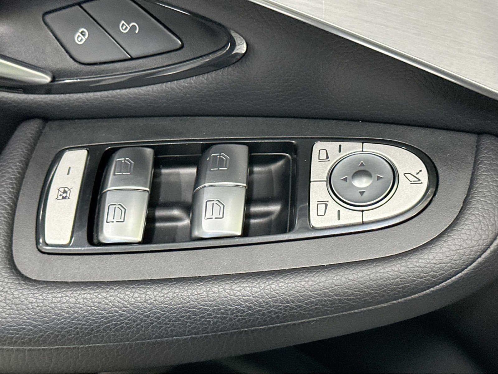 Used 2022 Mercedes-Benz GLC 300 4MATIC image 16