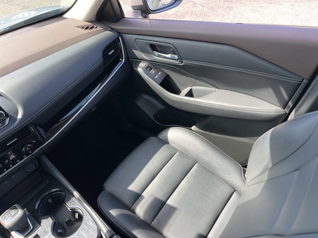 Used 2023 Nissan Rogue SL AWD/4WD image 29