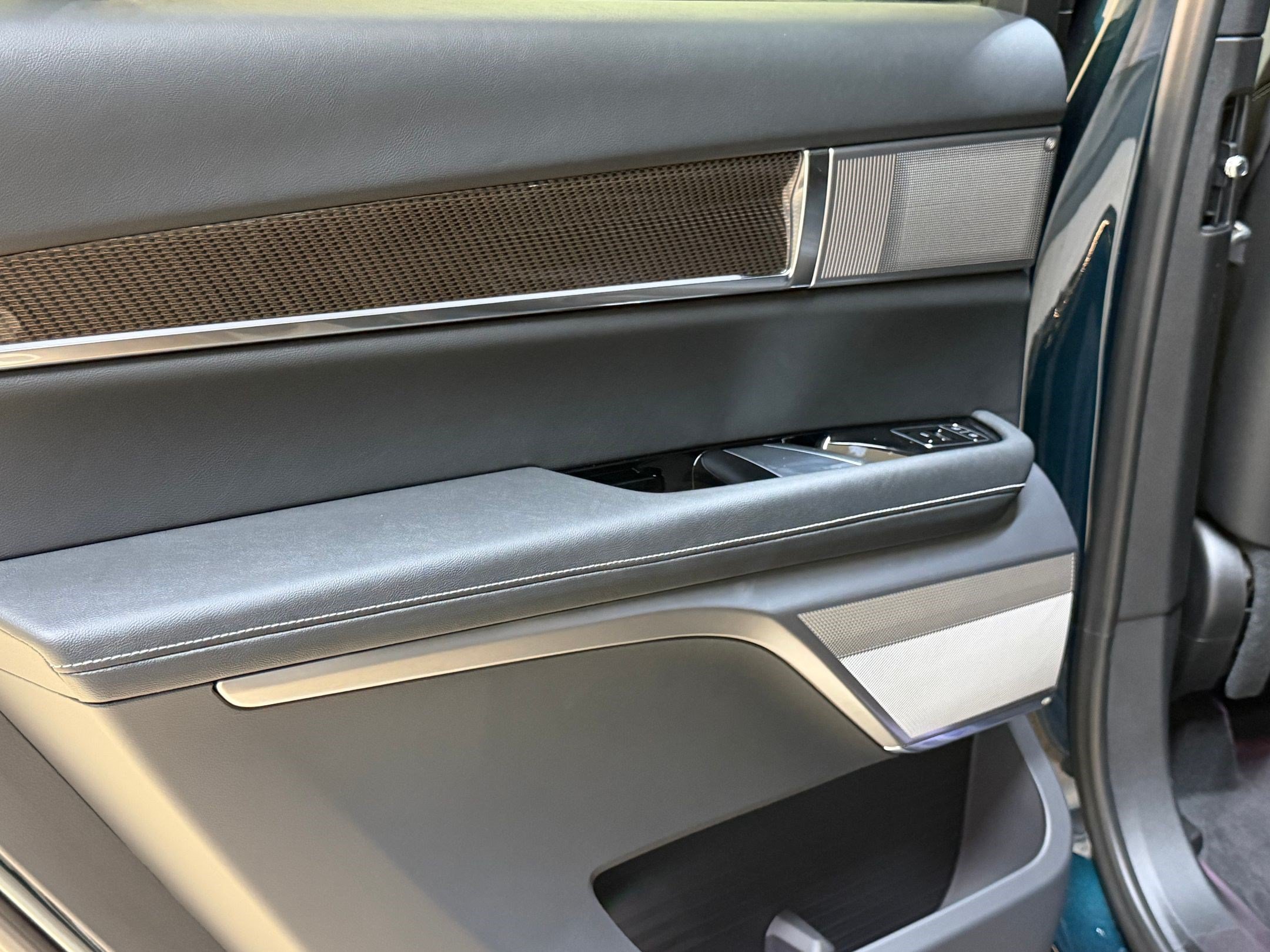 New 2026 Cadillac Vistiq Luxury AWD/4WD image 41