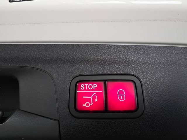 Used 2023 Mercedes-Benz GLE 350 4MATIC w/ Premium Package image 18