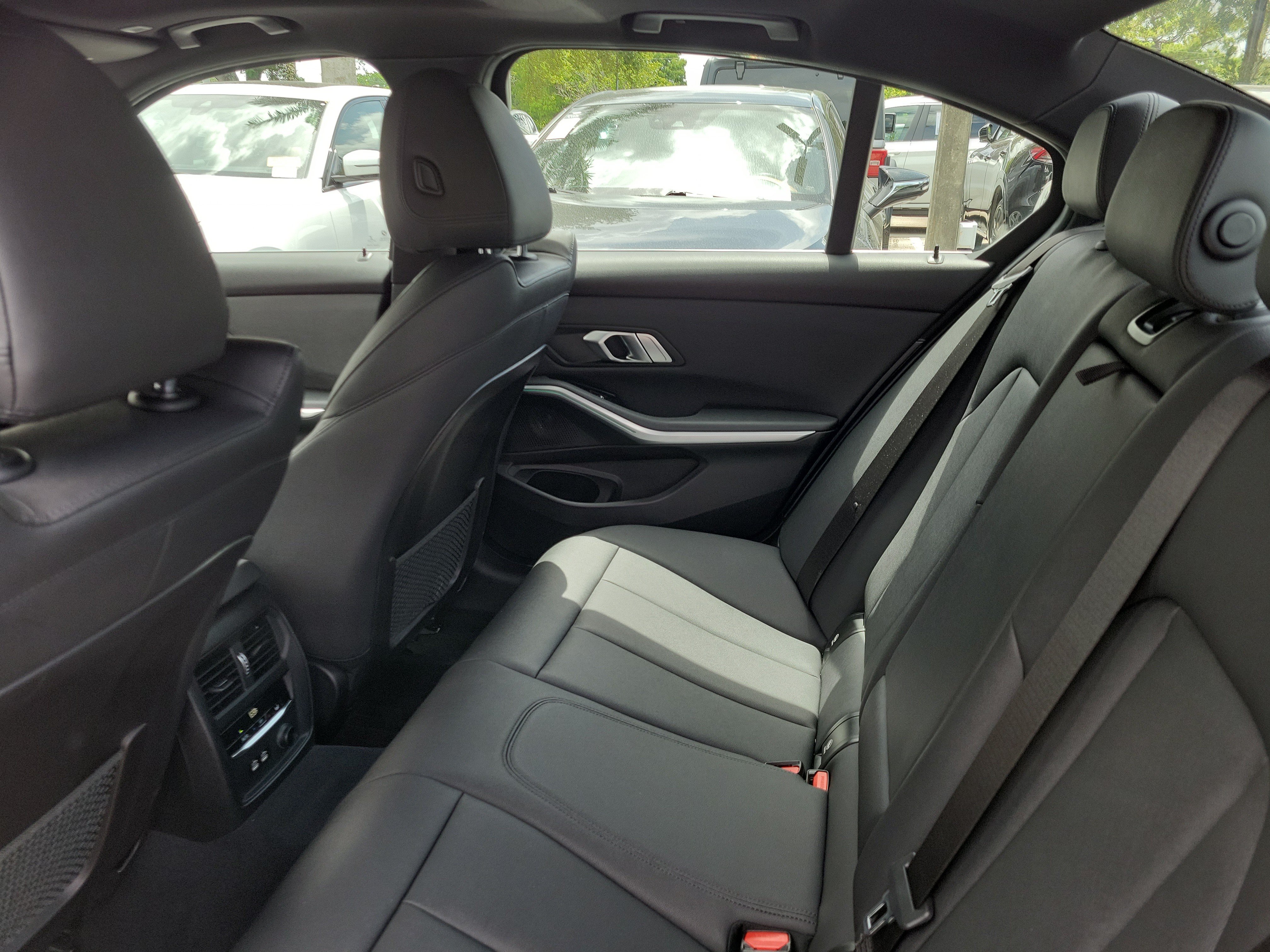 Used 2020 BMW 330i Sedan w/ Convenience Package RWD image 9
