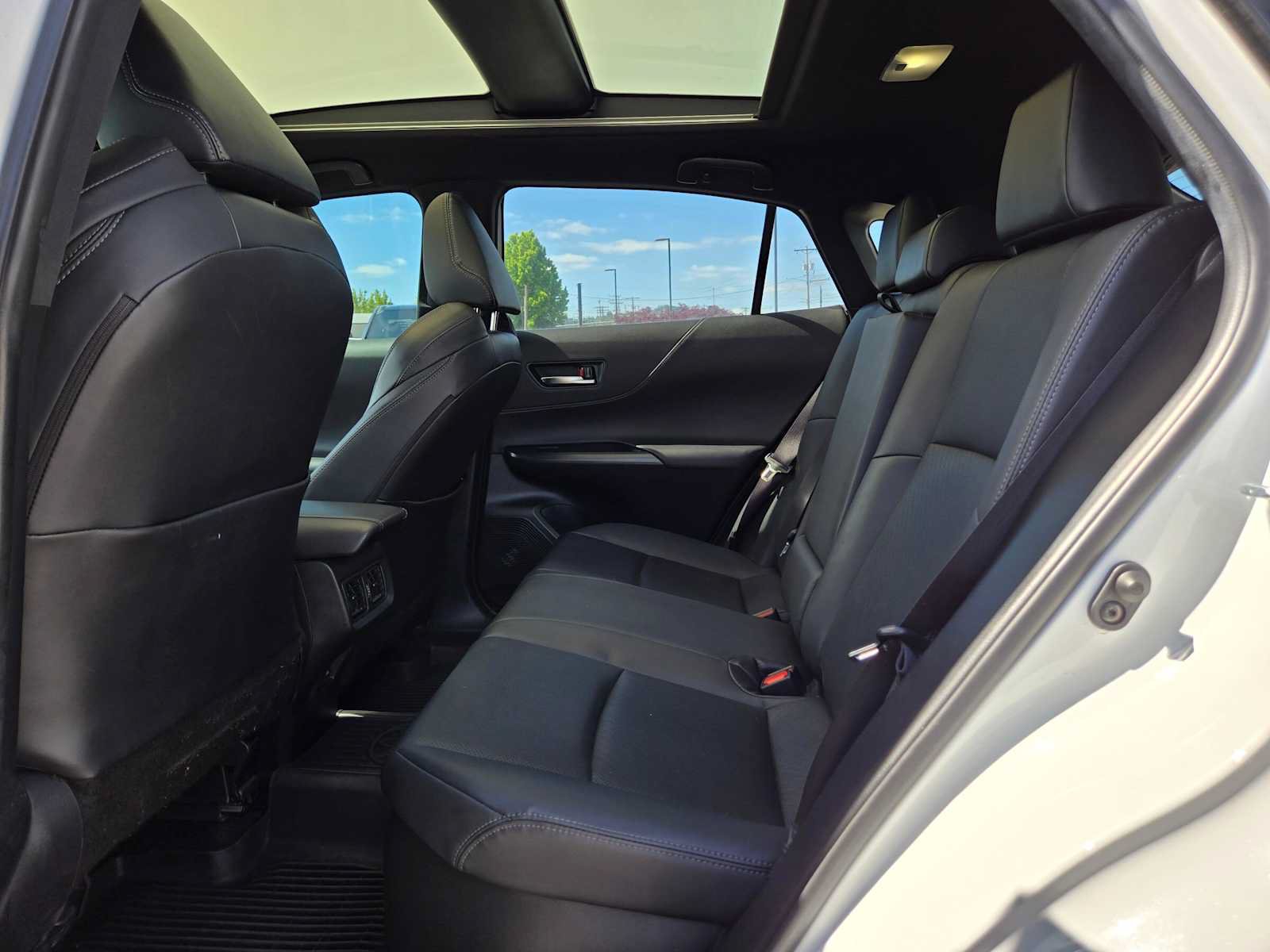 Used 2024 Toyota Venza Limited AWD/4WD image 17